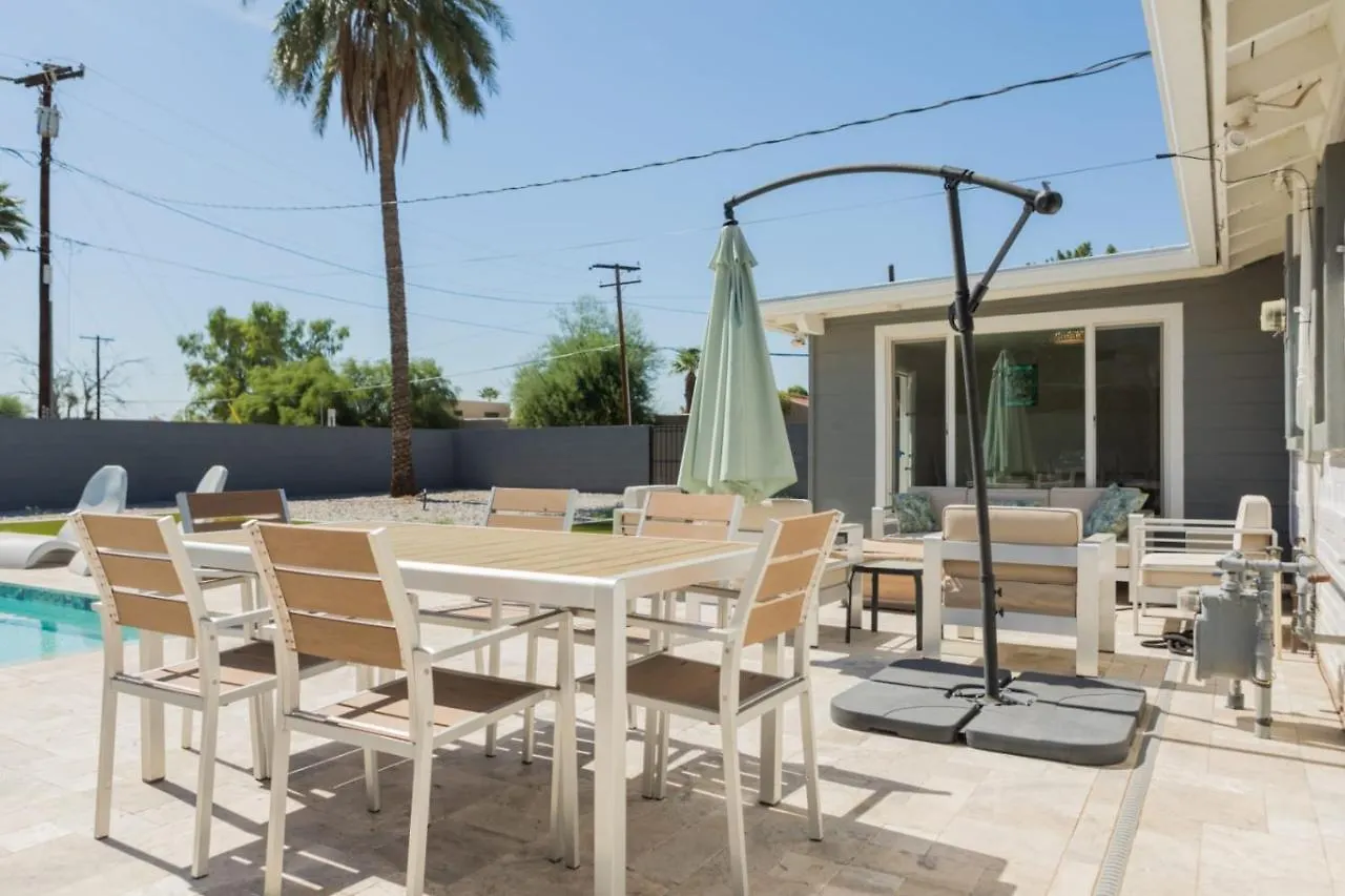 Modern Arcadia Lite Oasis Pool Heater Bbq Villa Phoenix 0*,  USA